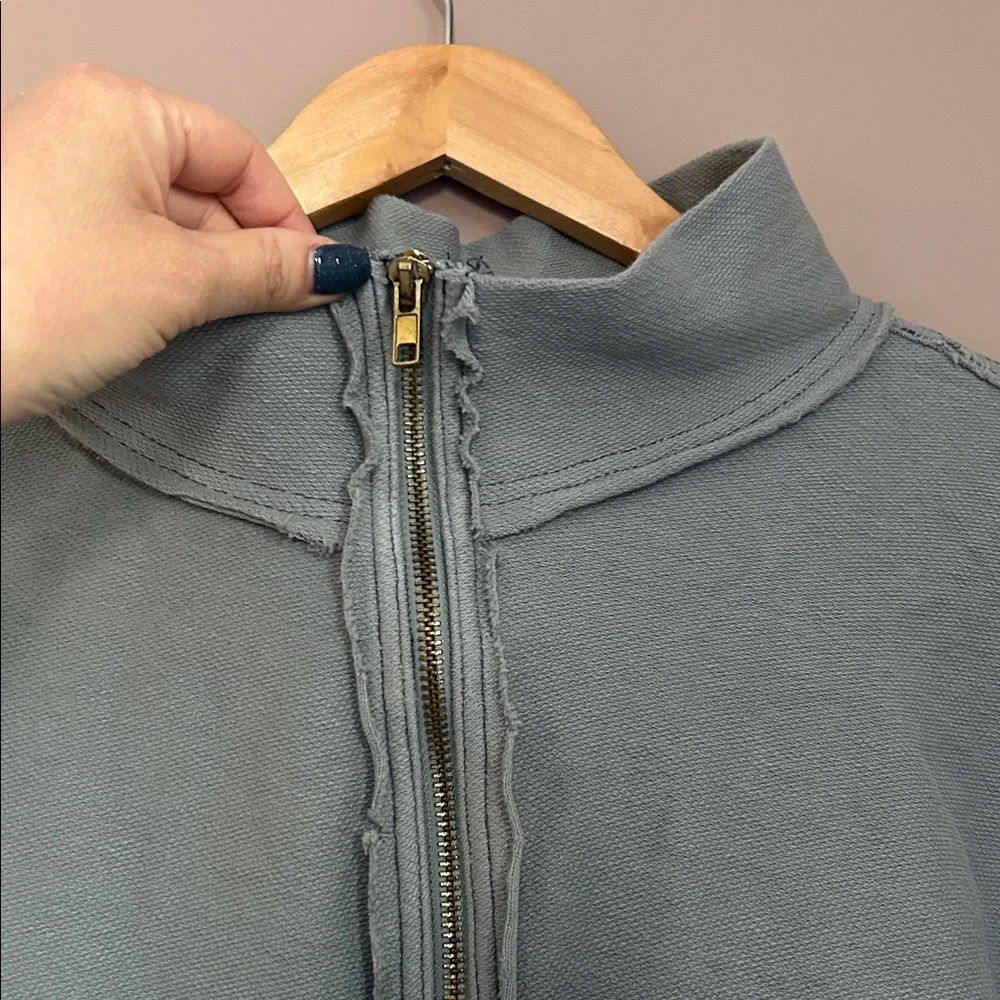 We the Free Cropped Half Zip Sweatshirt Frayed Trim Seams Cotton Size M